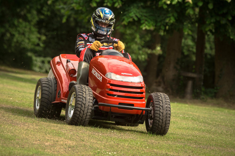 Illustration for article titled Meet The World's Most Badass 130 MPH Fire-Spitting Lawnmower